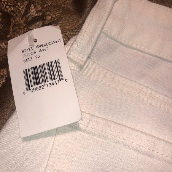 BRAND NEW WITH TAGS!! White Jeans! - Picture 4 of 4